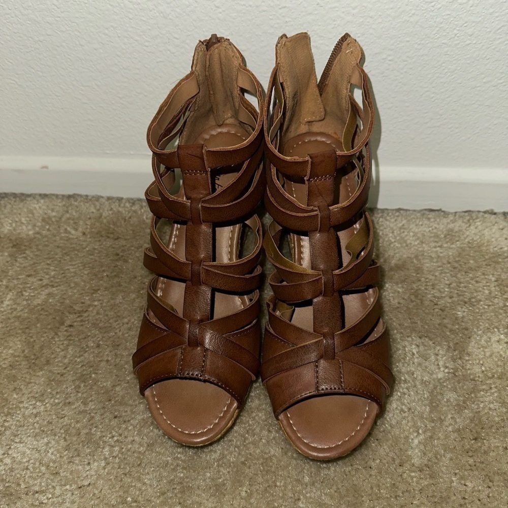 WOMENS AMERICAN EAGLE STRAPY WEDGE SHOES SIZE 6.5 BROWN - Picture 5 of 10